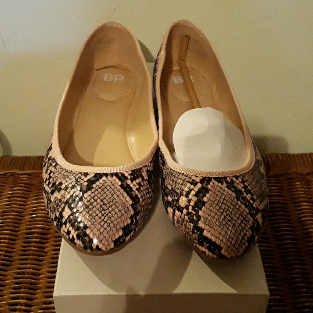 Ballet flats